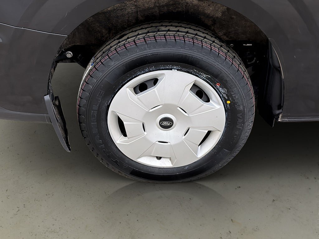 Vehicle Image 30