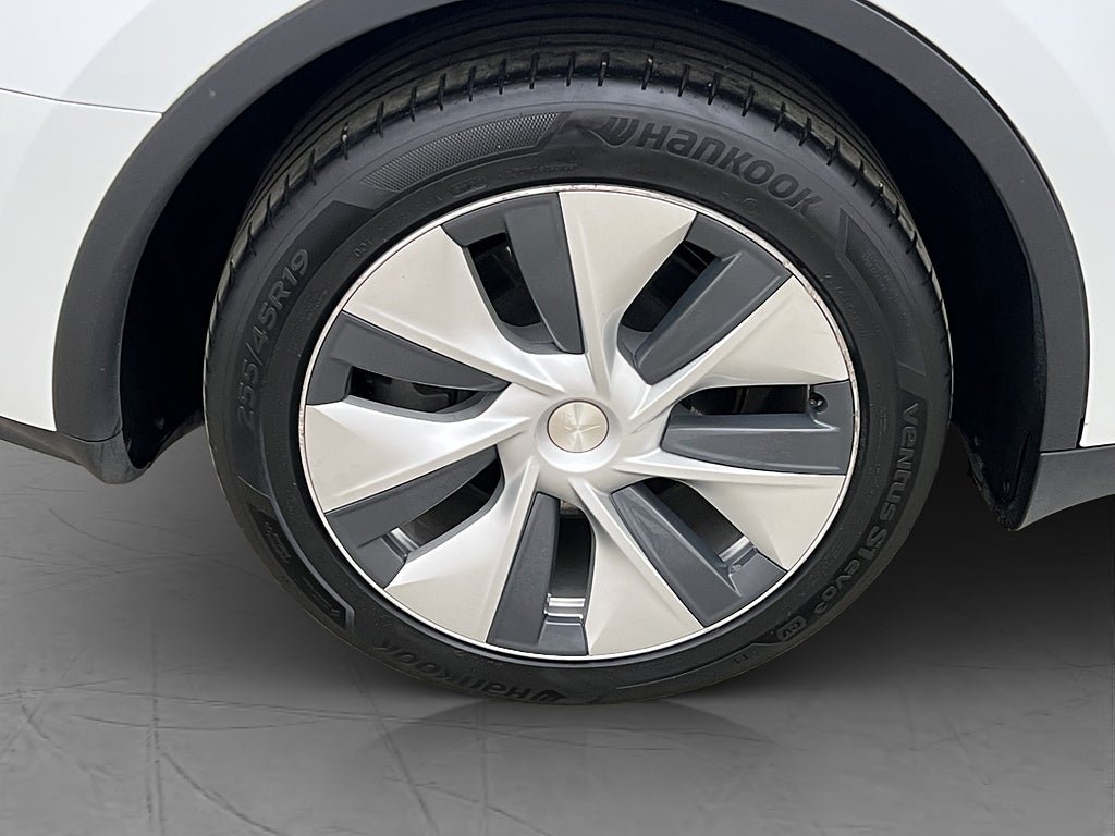 Vehicle Image 25