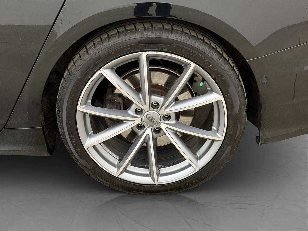 Vehicle Image 36