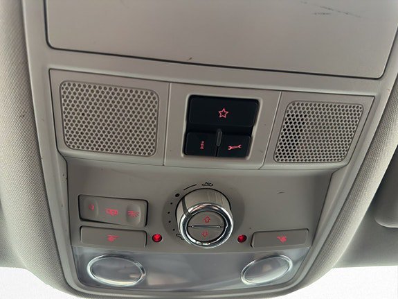 Vehicle Image 26