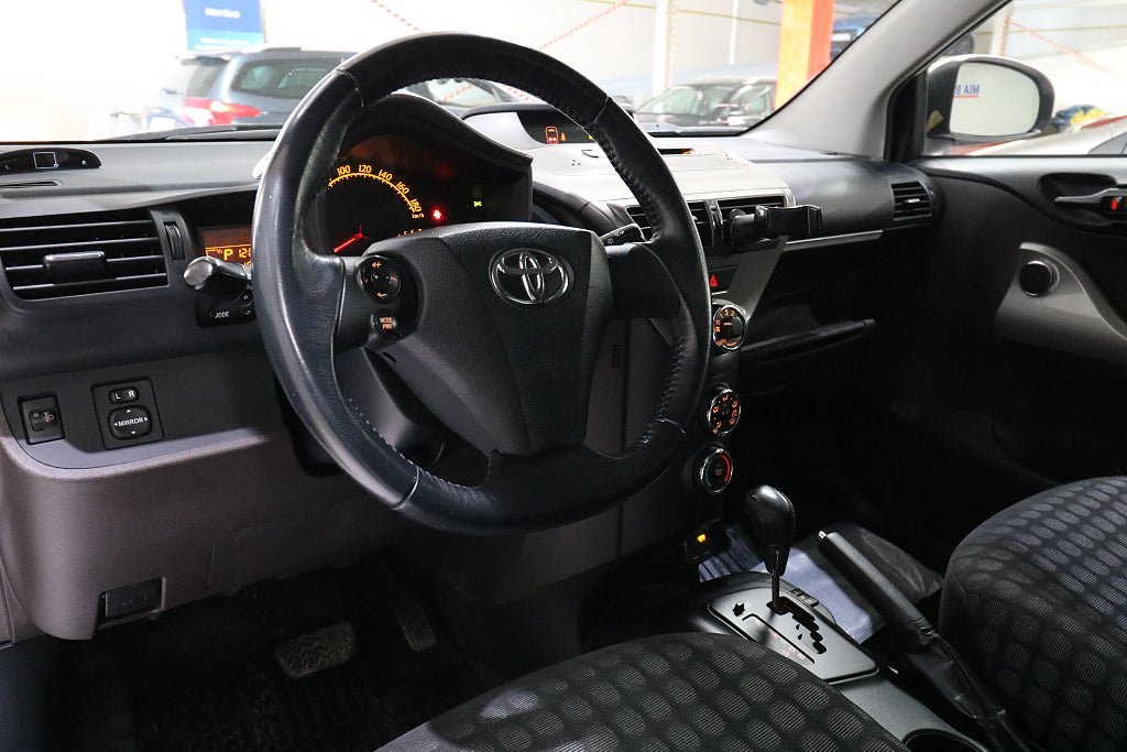 Vehicle Image 7