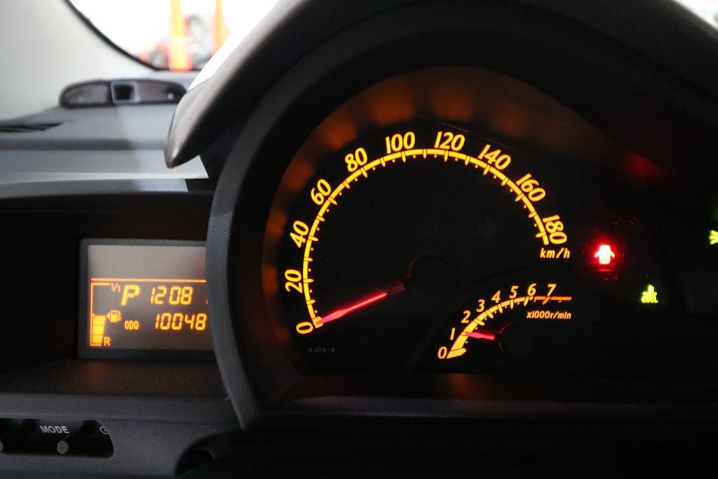 Vehicle Image 9