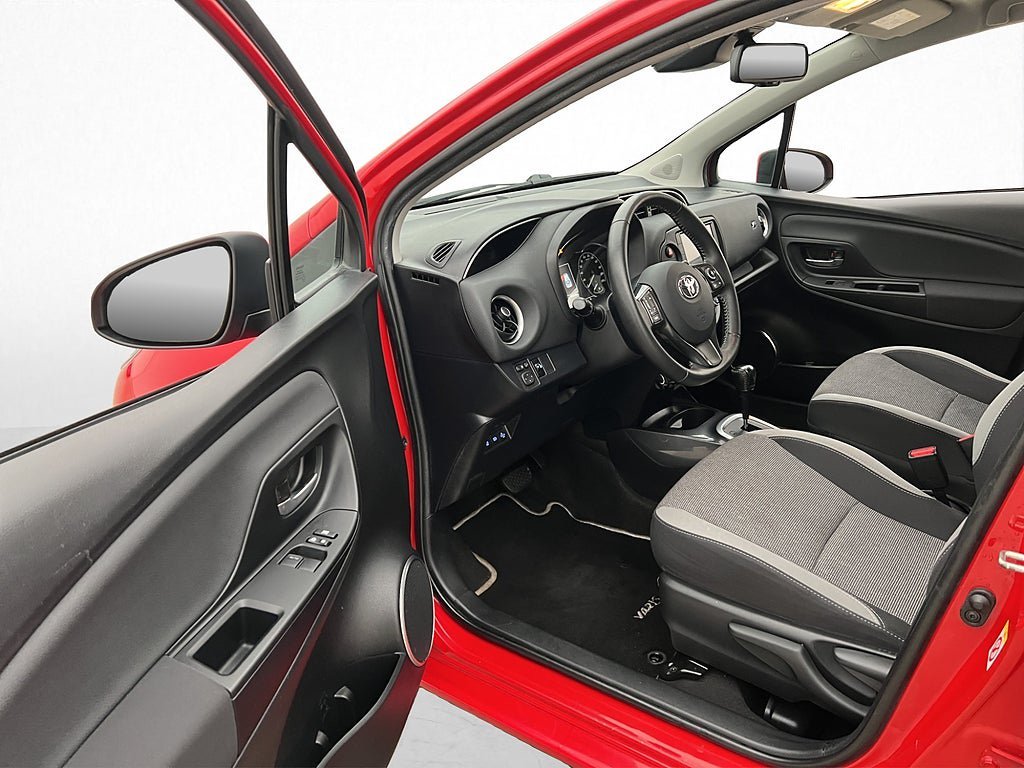 Vehicle Image 11