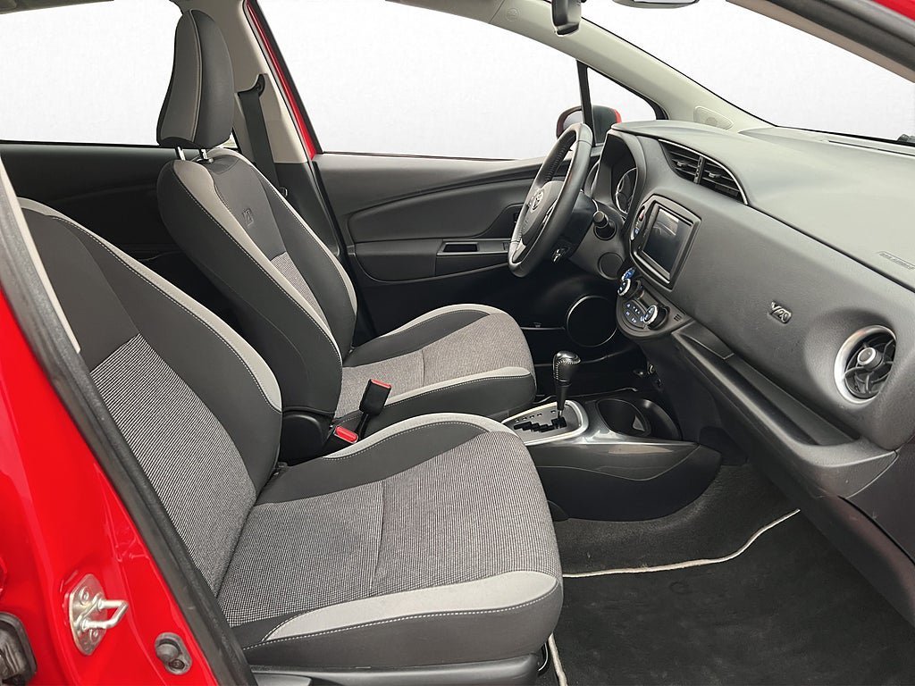 Vehicle Image 12