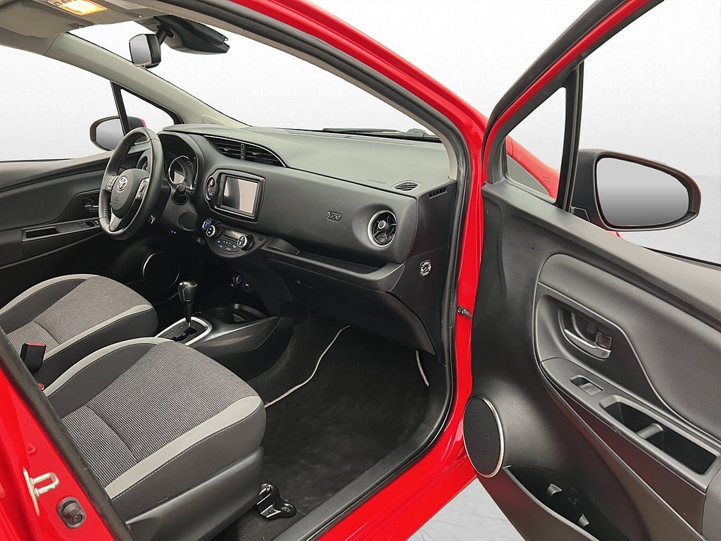 Vehicle Image 13