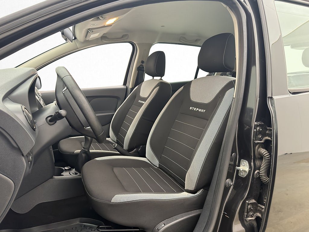 Vehicle Image 12