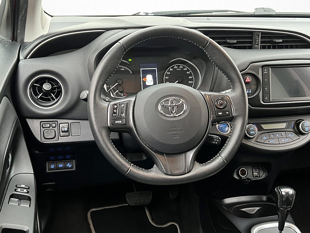 Vehicle Image 18