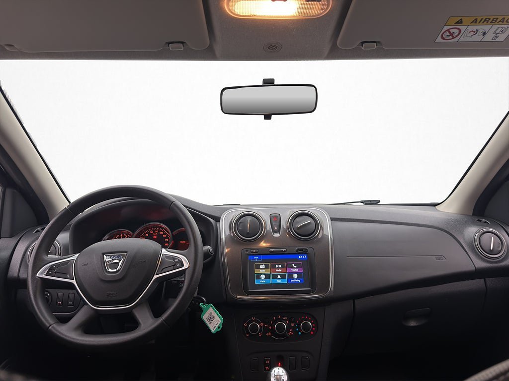 Vehicle Image 13