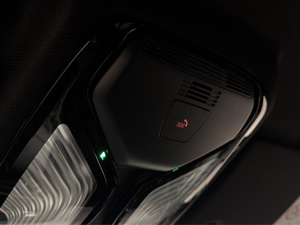 Vehicle Image 32