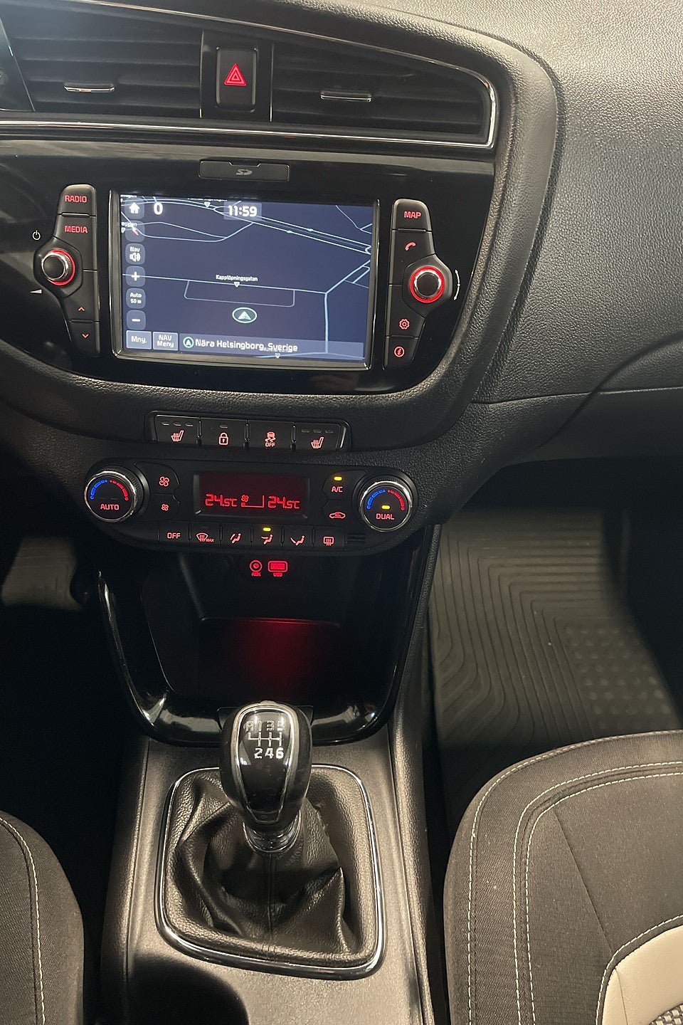 Vehicle Image 11