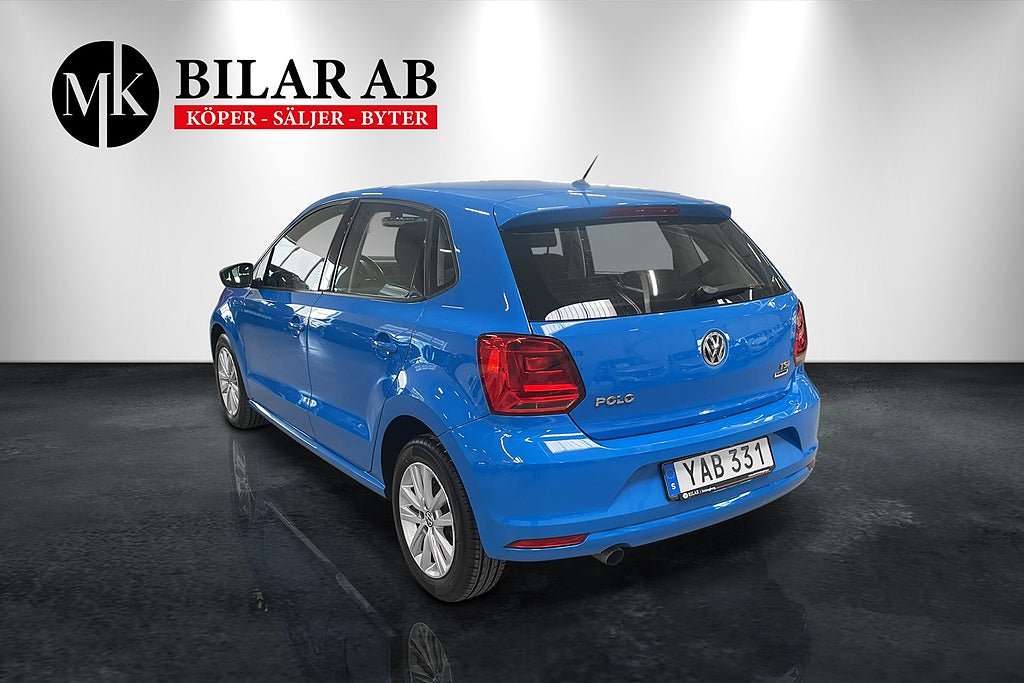 Vehicle Image 6