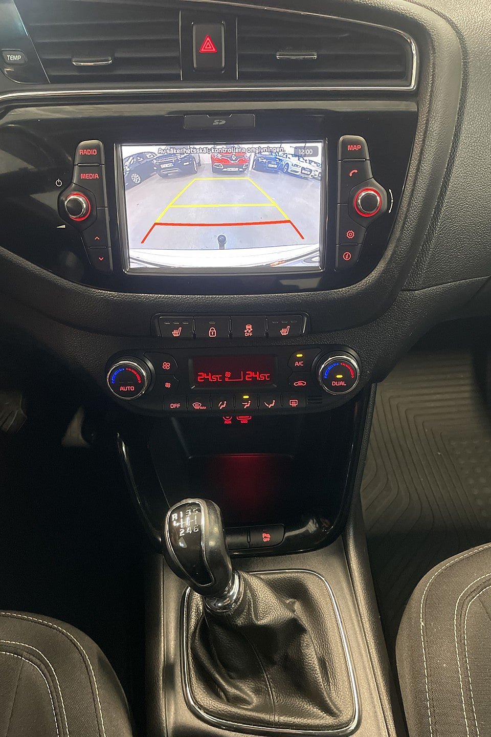 Vehicle Image 12
