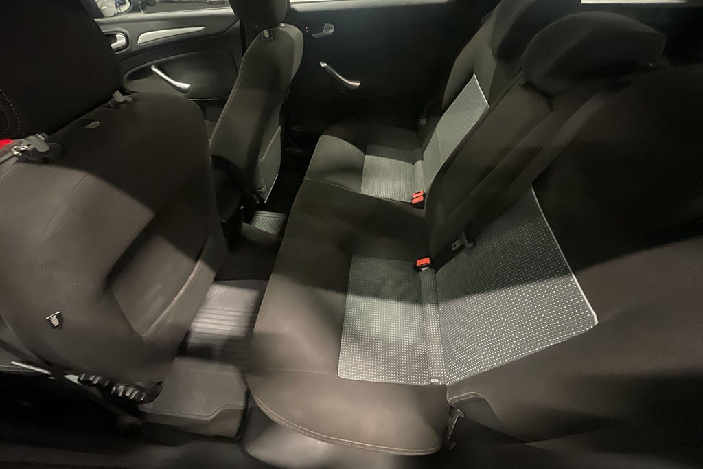 Vehicle Image 9