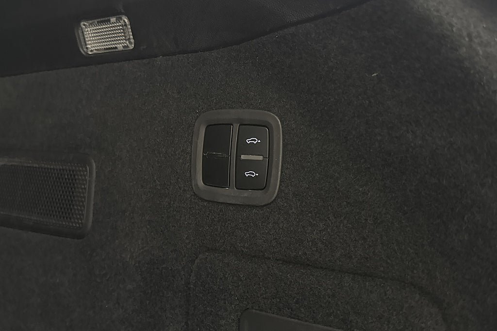 Vehicle Image 28
