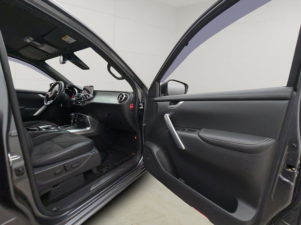 Vehicle Image 30