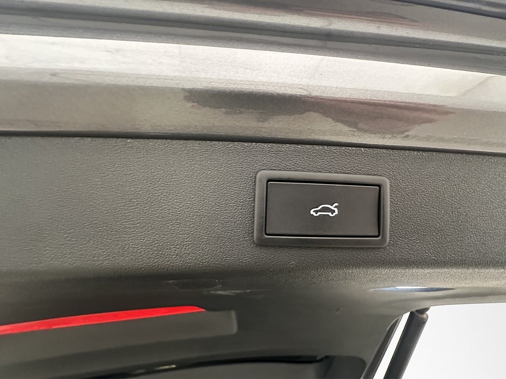 Vehicle Image 27