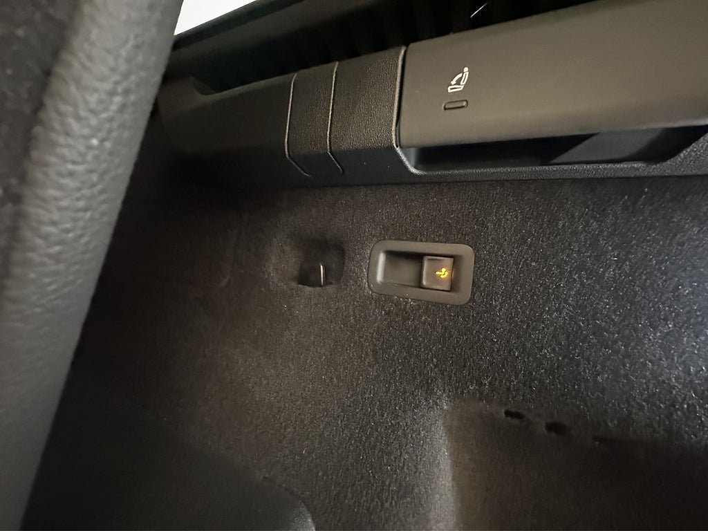 Vehicle Image 28