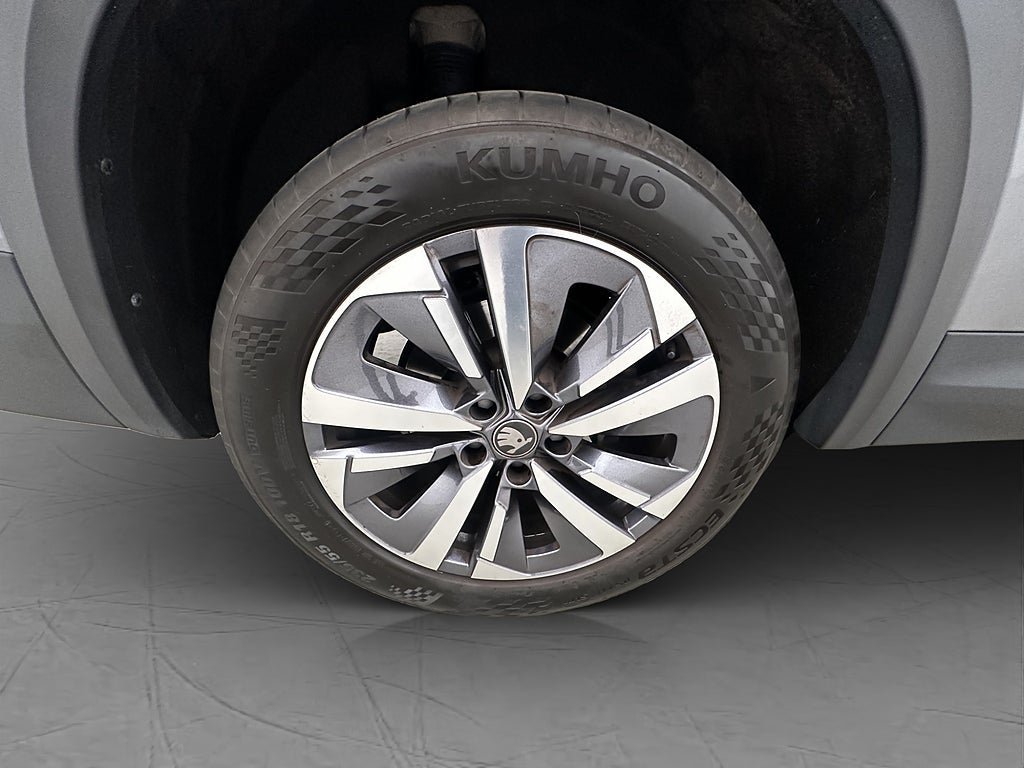 Vehicle Image 30