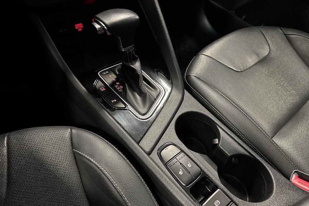 Vehicle Image 12