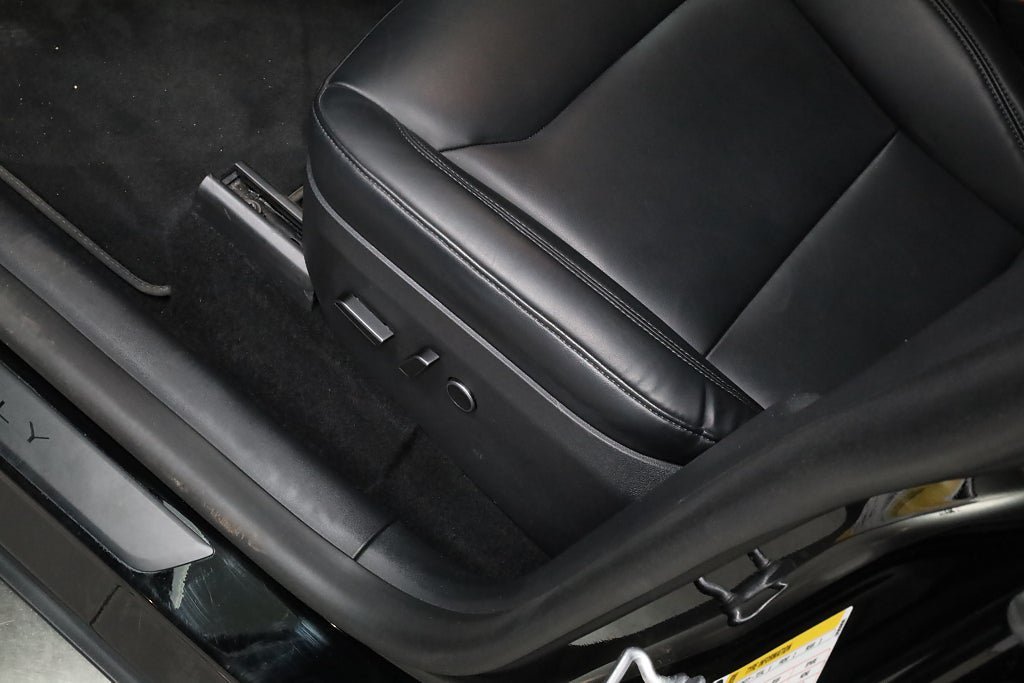 Vehicle Image 17
