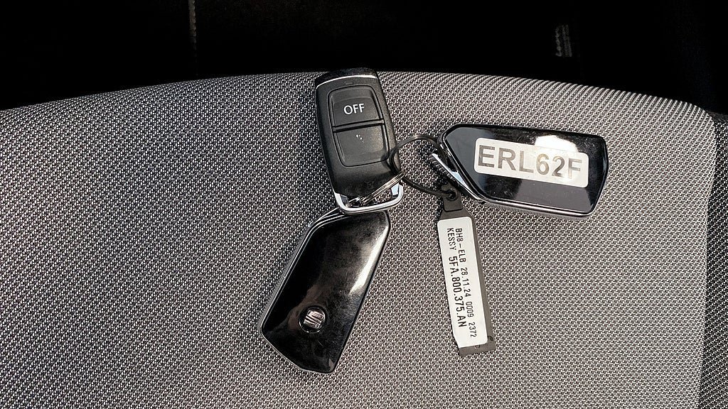 Vehicle Image 16