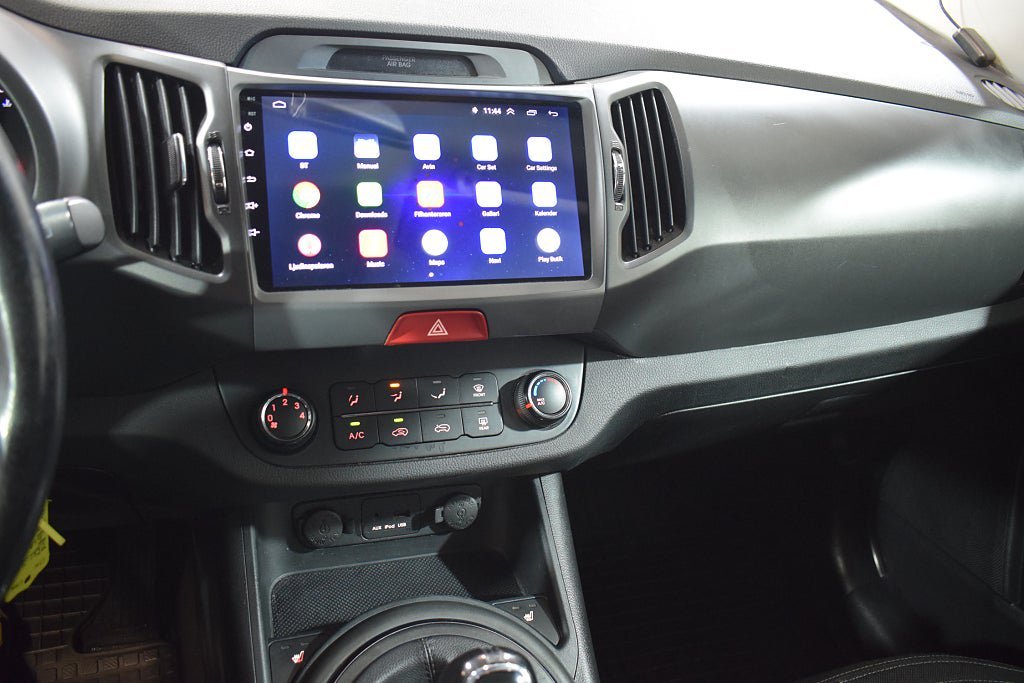 Vehicle Image 8