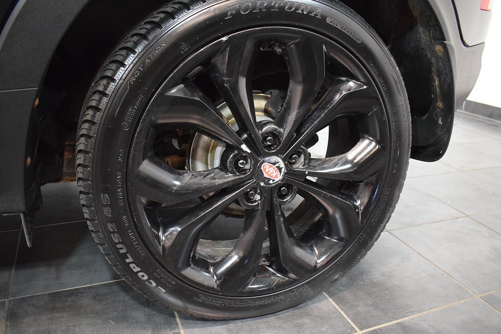 Vehicle Image 15