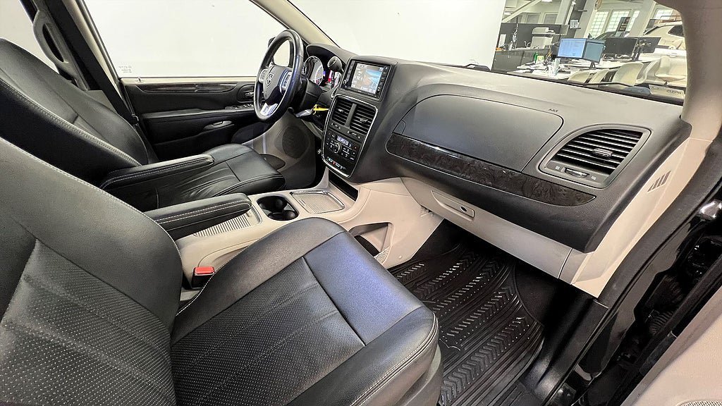 Vehicle Image 18