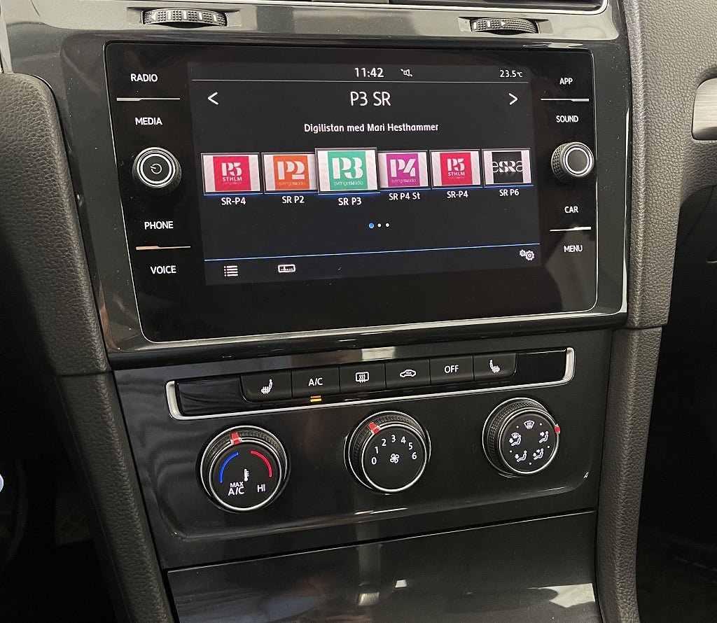 Vehicle Image 12