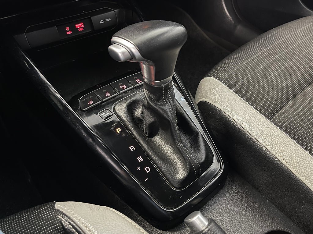 Vehicle Image 12