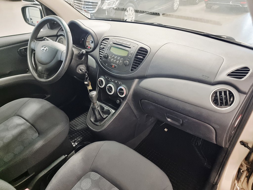 Vehicle Image 17