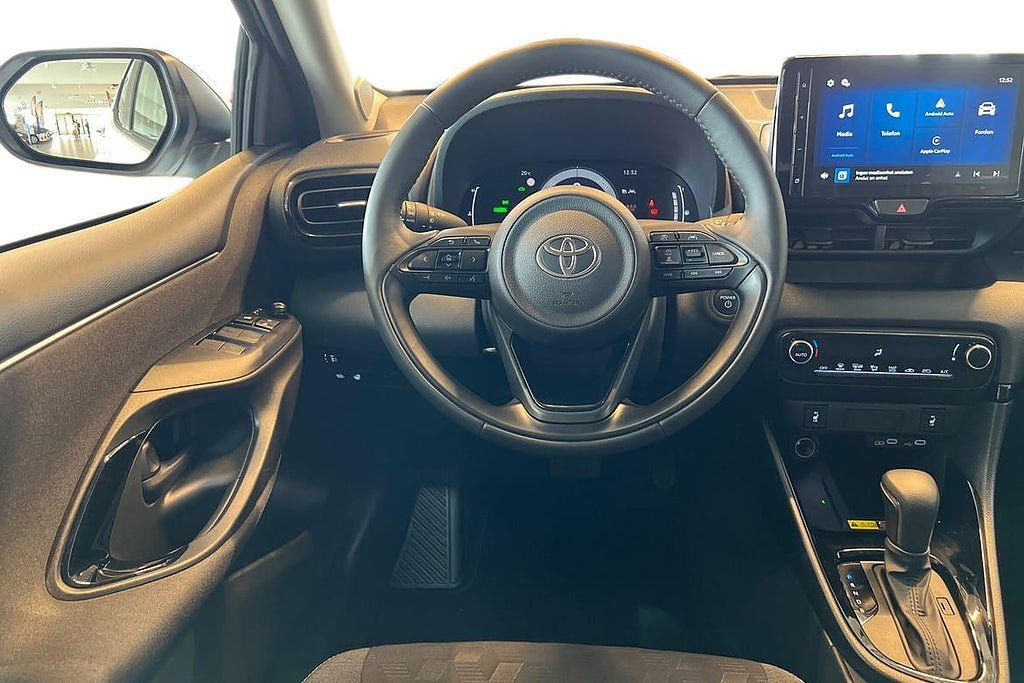 Vehicle Image 13