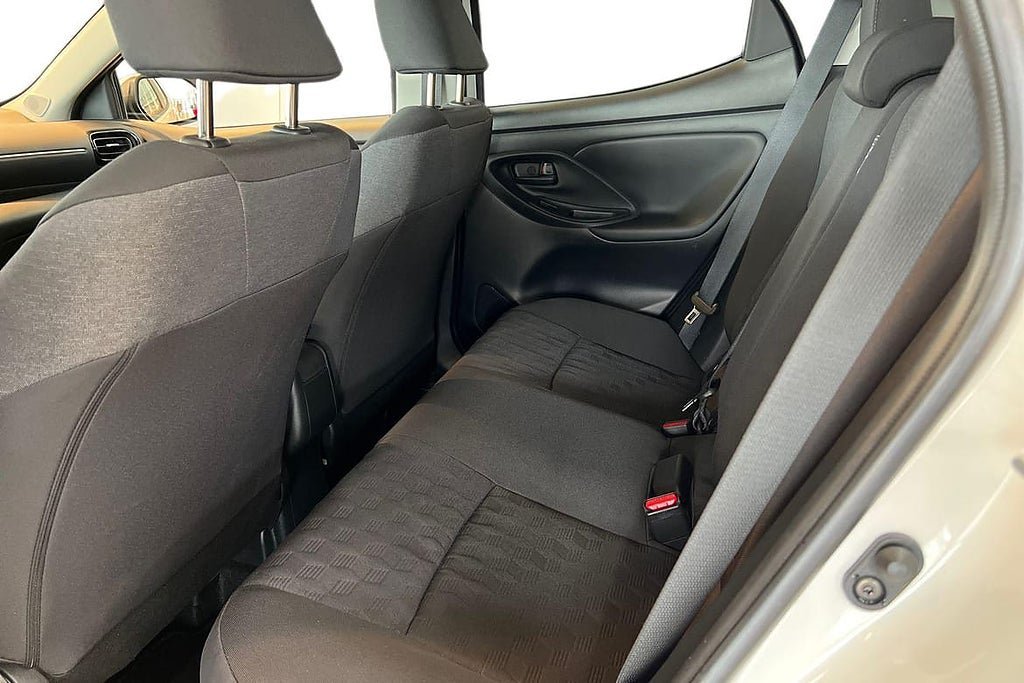 Vehicle Image 17