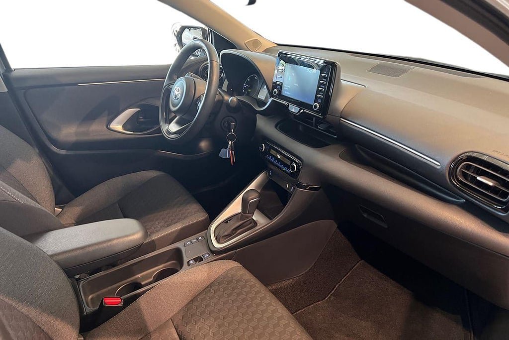 Vehicle Image 6