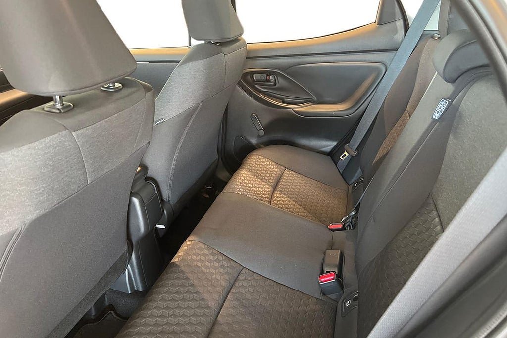 Vehicle Image 10