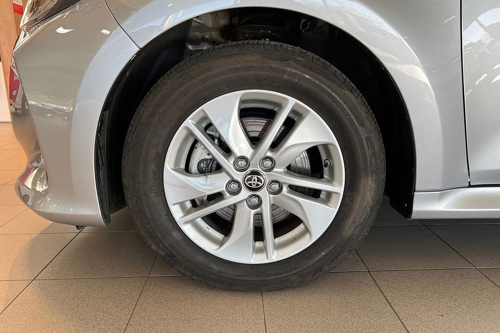 Vehicle Image 14