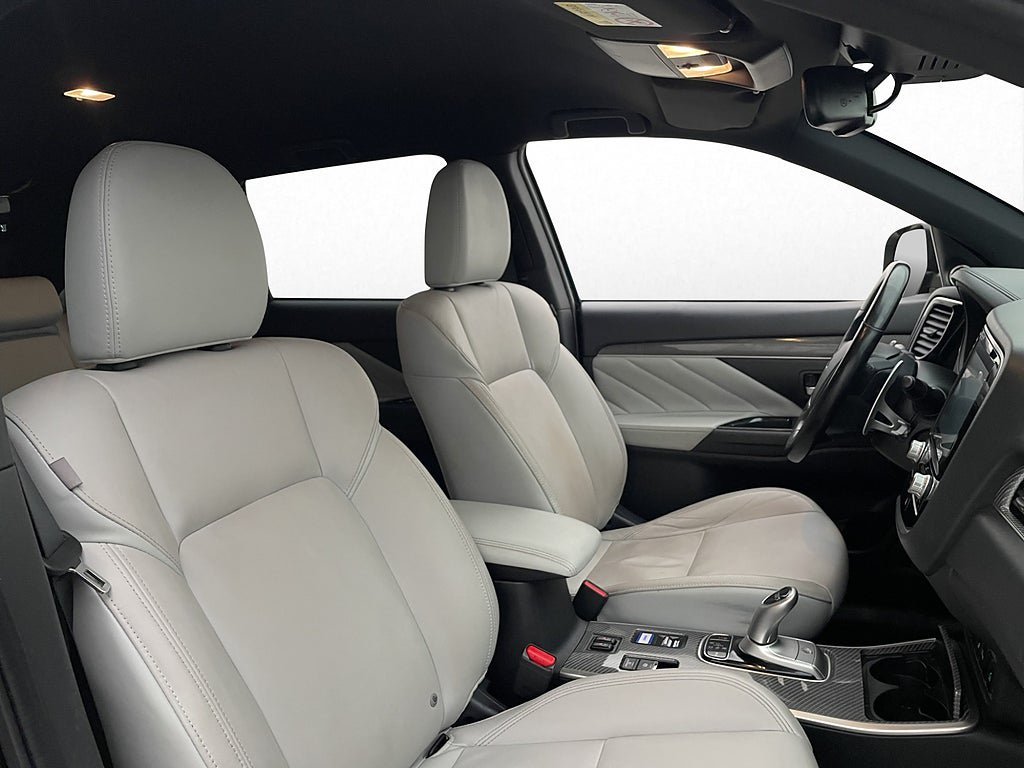 Vehicle Image 30