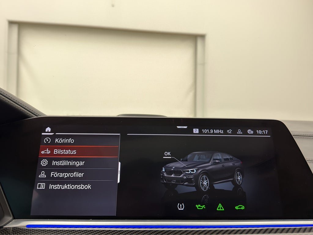 Vehicle Image 32