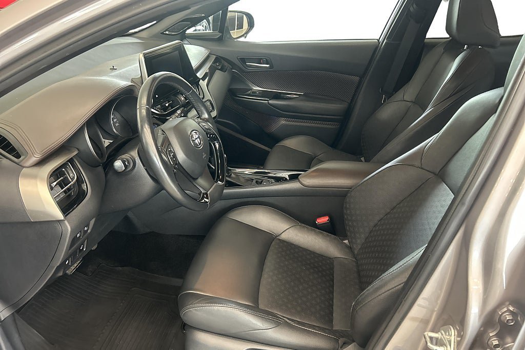 Vehicle Image 13