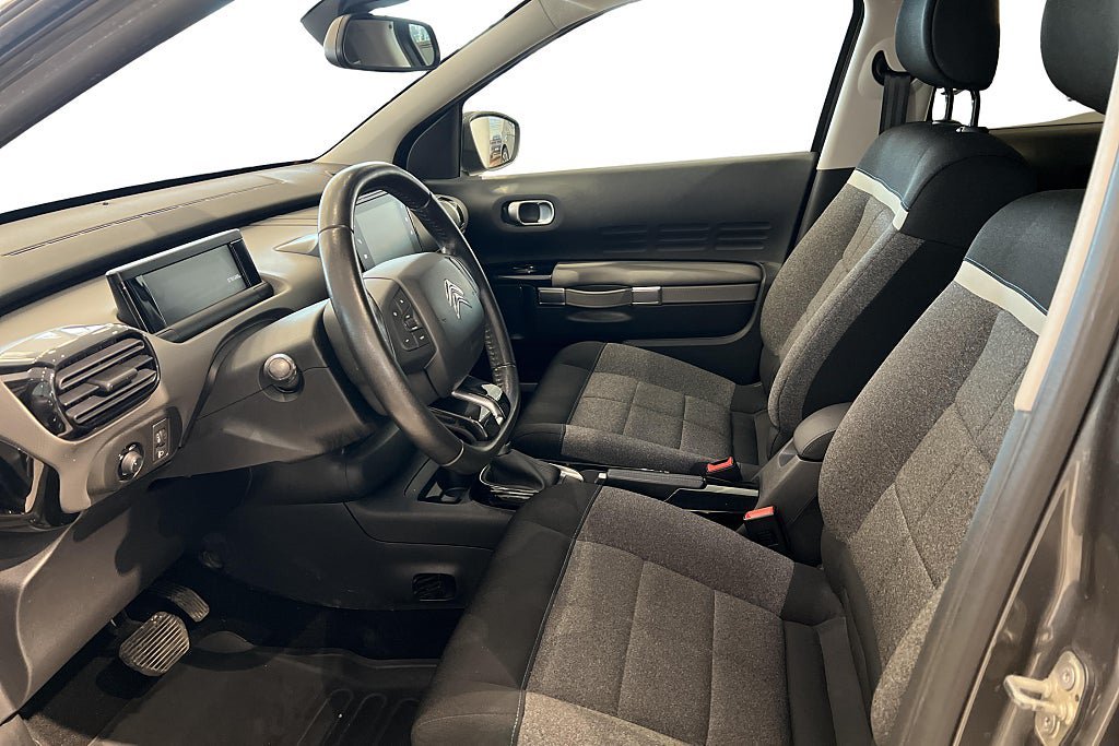 Vehicle Image 13