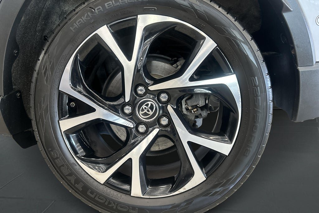 Vehicle Image 19