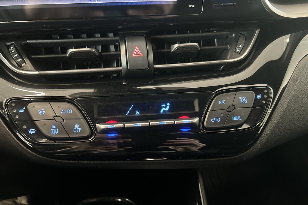 Vehicle Image 24