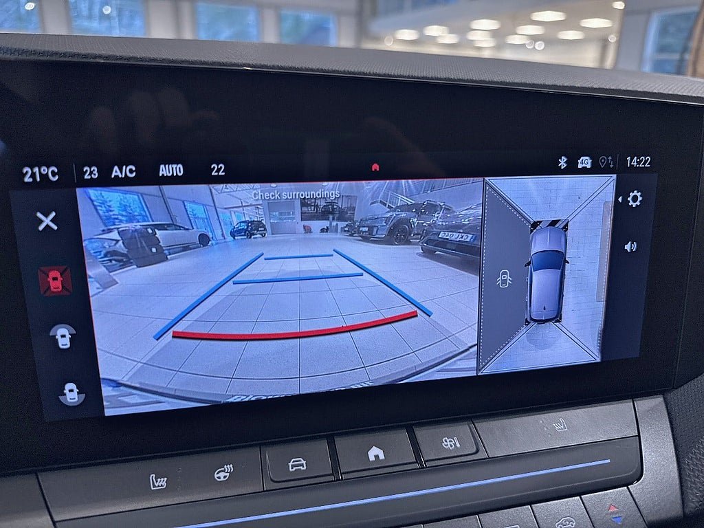 Vehicle Image 17