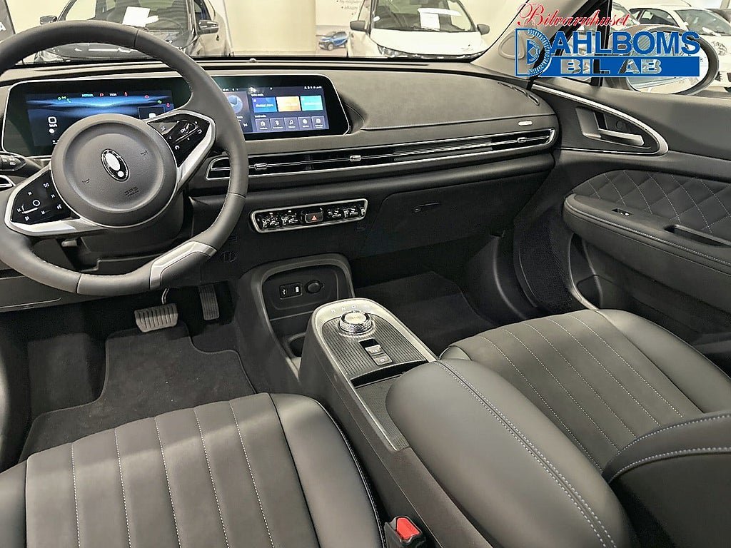 Vehicle Image 18