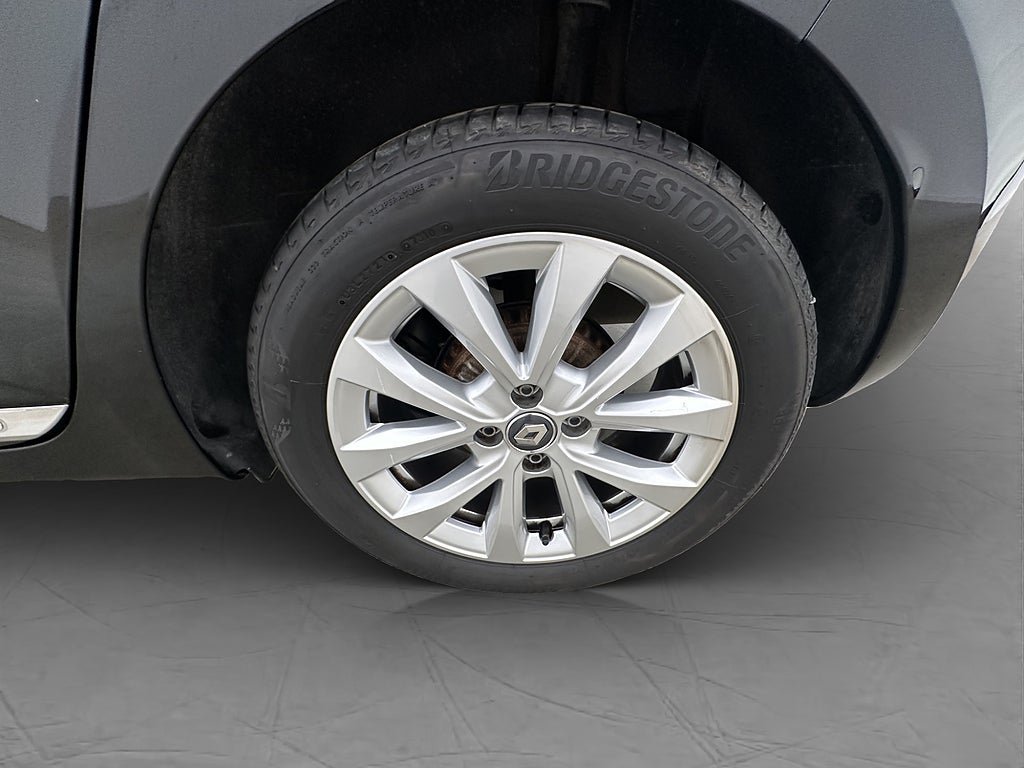 Vehicle Image 32