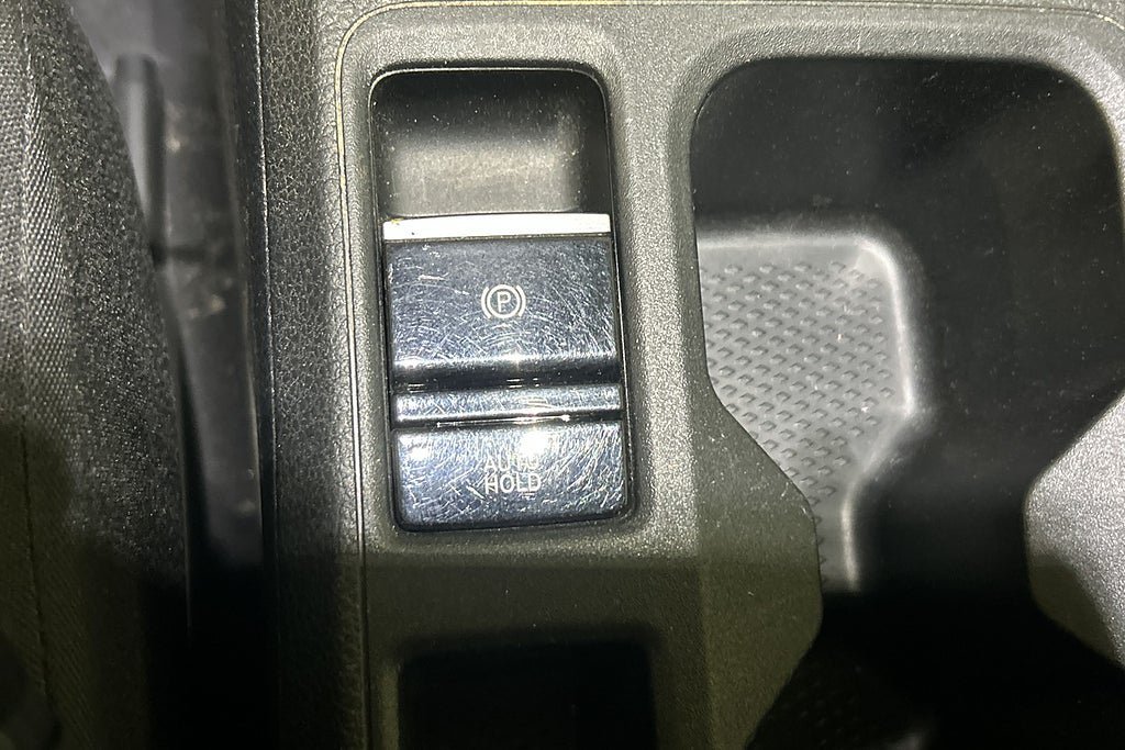 Vehicle Image 25