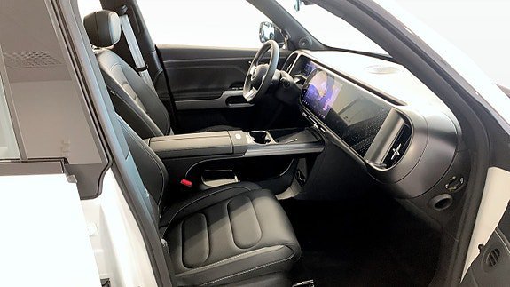Vehicle Image 8