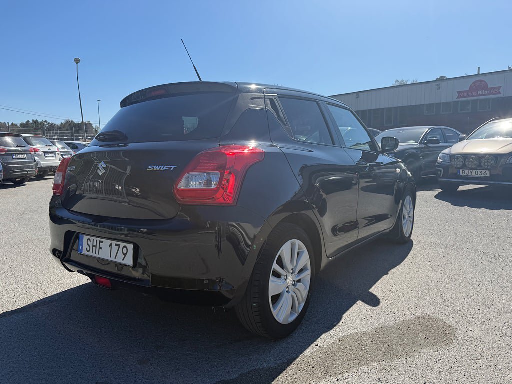 Vehicle Image 6