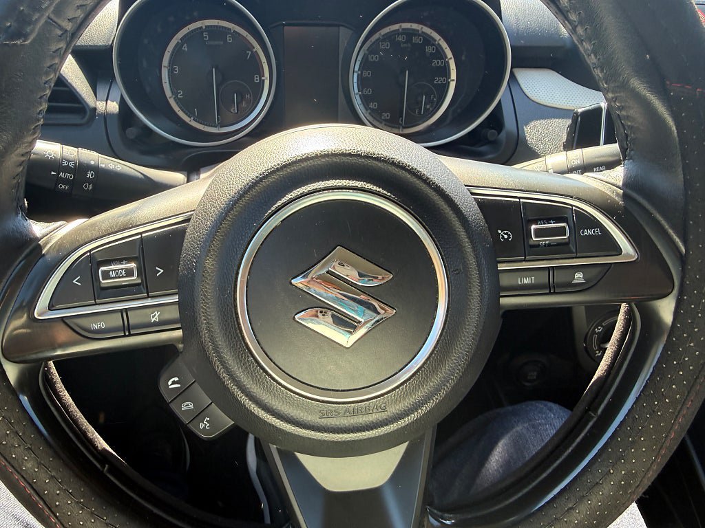 Vehicle Image 12