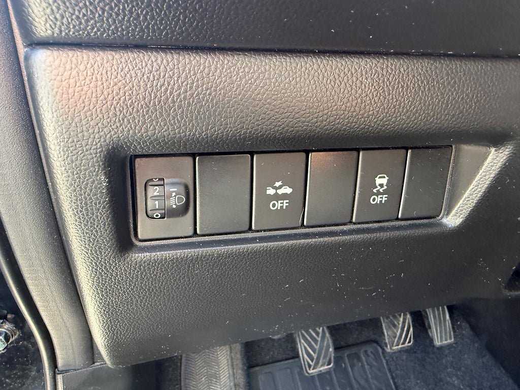 Vehicle Image 13